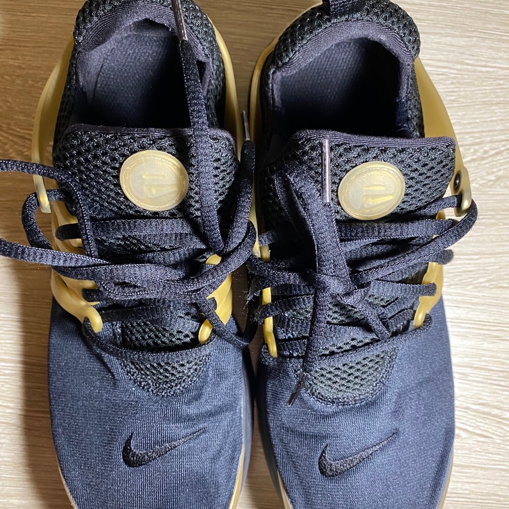 Nike Air Presto Black/Metallic Gold